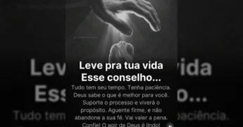 Pessoa em oração ou reflexão sob uma mão iluminada, simbolizando apoio divino, conforme postagem de Guru da reflexão / motivação.