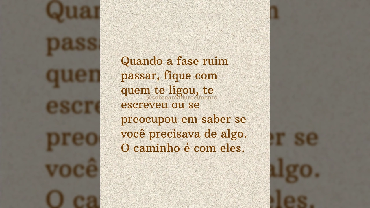 Imagem com frase motivacional sobre apoio em momentos difíceis, de autoria de sobreamadurecimento.