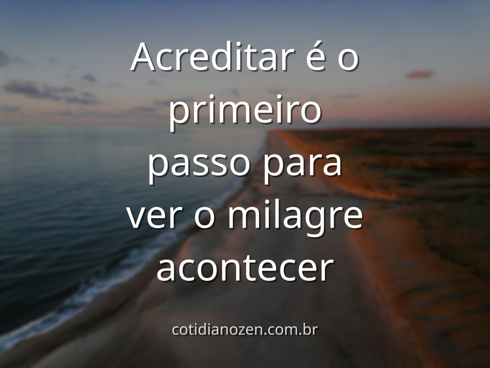 Céu dourado do nascer do sol refletindo perfeitamente sobre a superfície calma de um lago, inspirando paz e a crença em milagres.