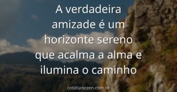 Céu azul com nuvens brancas refletido perfeitamente na superfície calma da água, com natureza ao fundo, evocando paz e amizade duradoura.