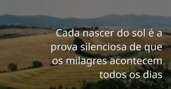 Nascer do sol sobre um lago calmo, com o céu em tons de laranja e rosa, refletindo a esperança de um milagre diário.